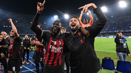 Milan hold on to make last four despite late Napoli rally
