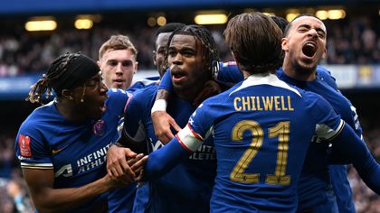 Late goals help Chelsea withstand 10-man Leicester fightback to reach semis