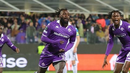 Nzola scores injury-time winner for Fiorentina in five-goal first leg