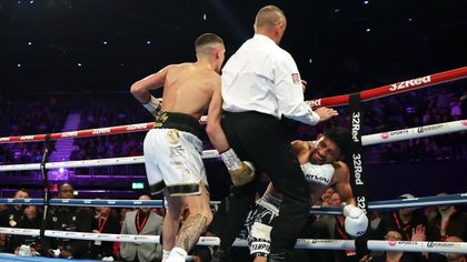 ‘What a shot’ - Davies stops Robles Ayala with stunning uppercut and left hook combination