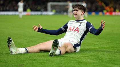 Spurs sensation Moore adds third for Tottenham