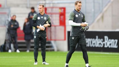 Hoeness threatens Germany boycott if Neuer is dropped
