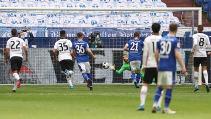 Eintracht's Champions League hopes all but dashed with loss at Schalke