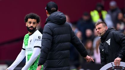 'Interesting!' - Salah and Klopp involved in heated exchange on touchline