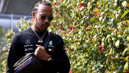 'Struggling' Hamilton less comfortable than Bottas