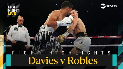 Watch highlights as Davies stops Robles Ayala with blistering combination