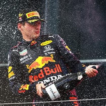Verstappen cruises to Styrian Grand Prix victory to go 18 points clear of Hamilton
