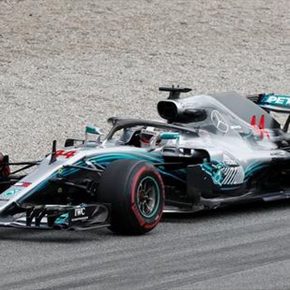 Hamilton wins at Monza thanks to superb late overtake