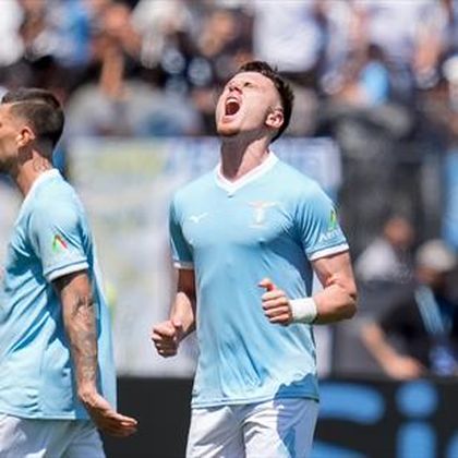 Patric volleys Lazio in front with final kick of first half - 'The crowd comes to life!'