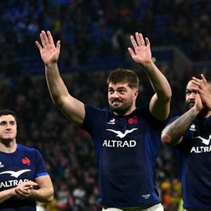 France claim second spot in Six Nations with late win against England