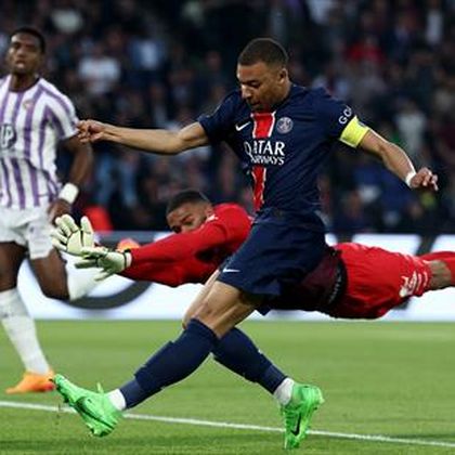 Mbappe streaks clear to put PSG ahead on his final home appearance