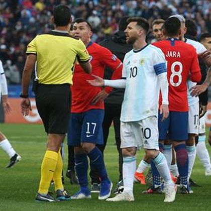 Vidal backs Messi over Copa America referee criticism