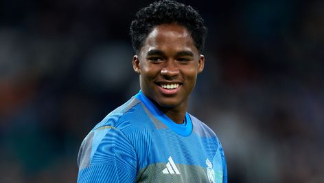 Xavi backs Barcelona to win the double-treble - TNT Sports