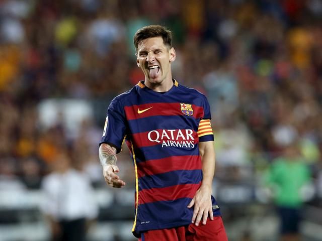 Lionel Messi Aims Headbutt At Mapou Yanga Mbiwa During Barcelona Win