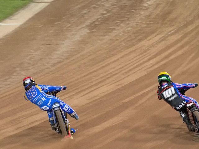 ‘In a class of their own’ – Brady Kurtz gets better of Bartosz Zmarzlik ...